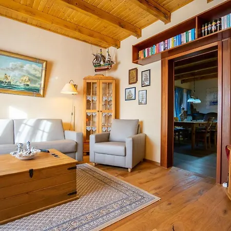 公寓 Godewind Haus Wattwurm 比苏姆